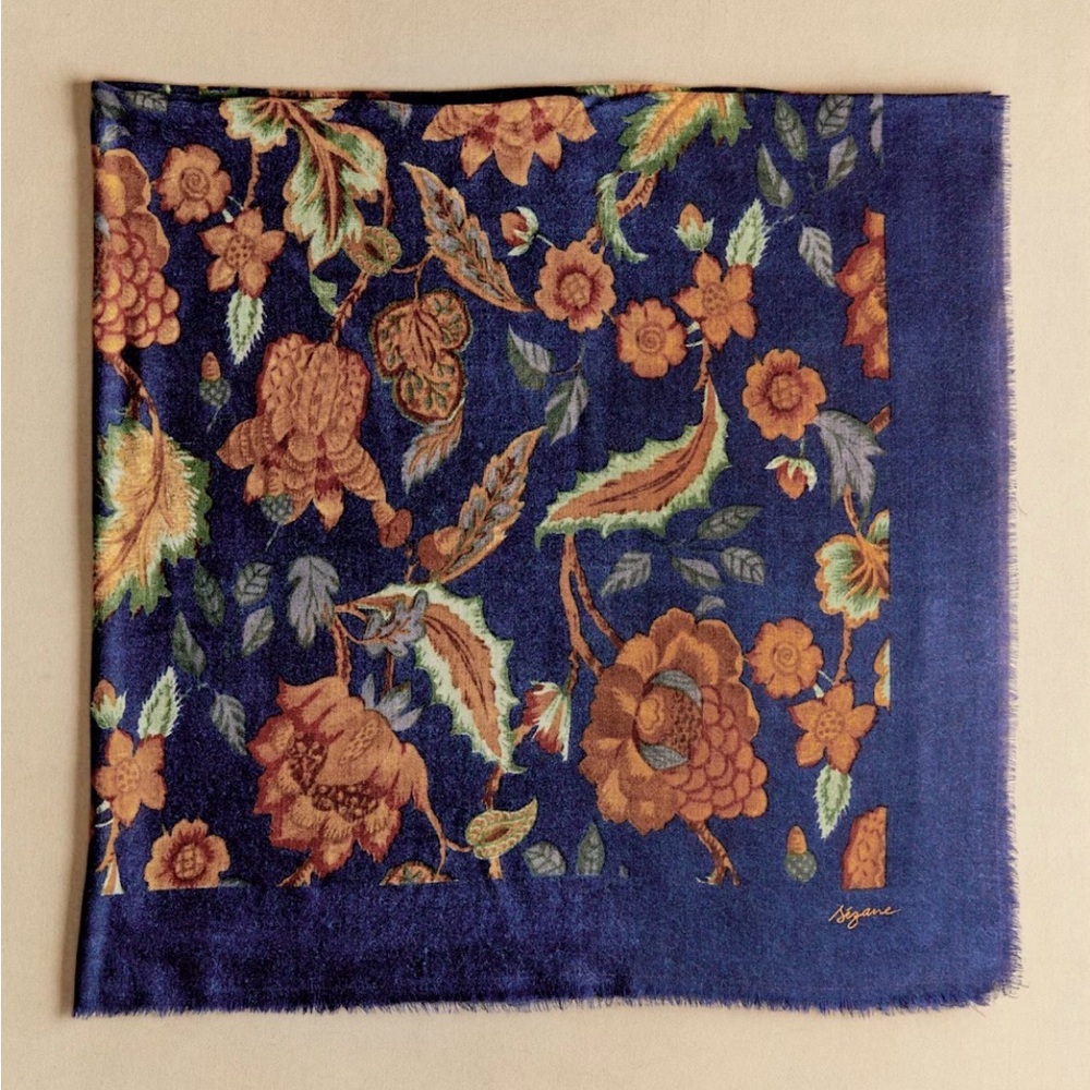 PIO scarf - Navy / retro flowers 100% wool